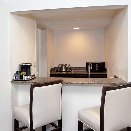 Doubletree By Hilton Lafayette Hotel Buitenkant foto