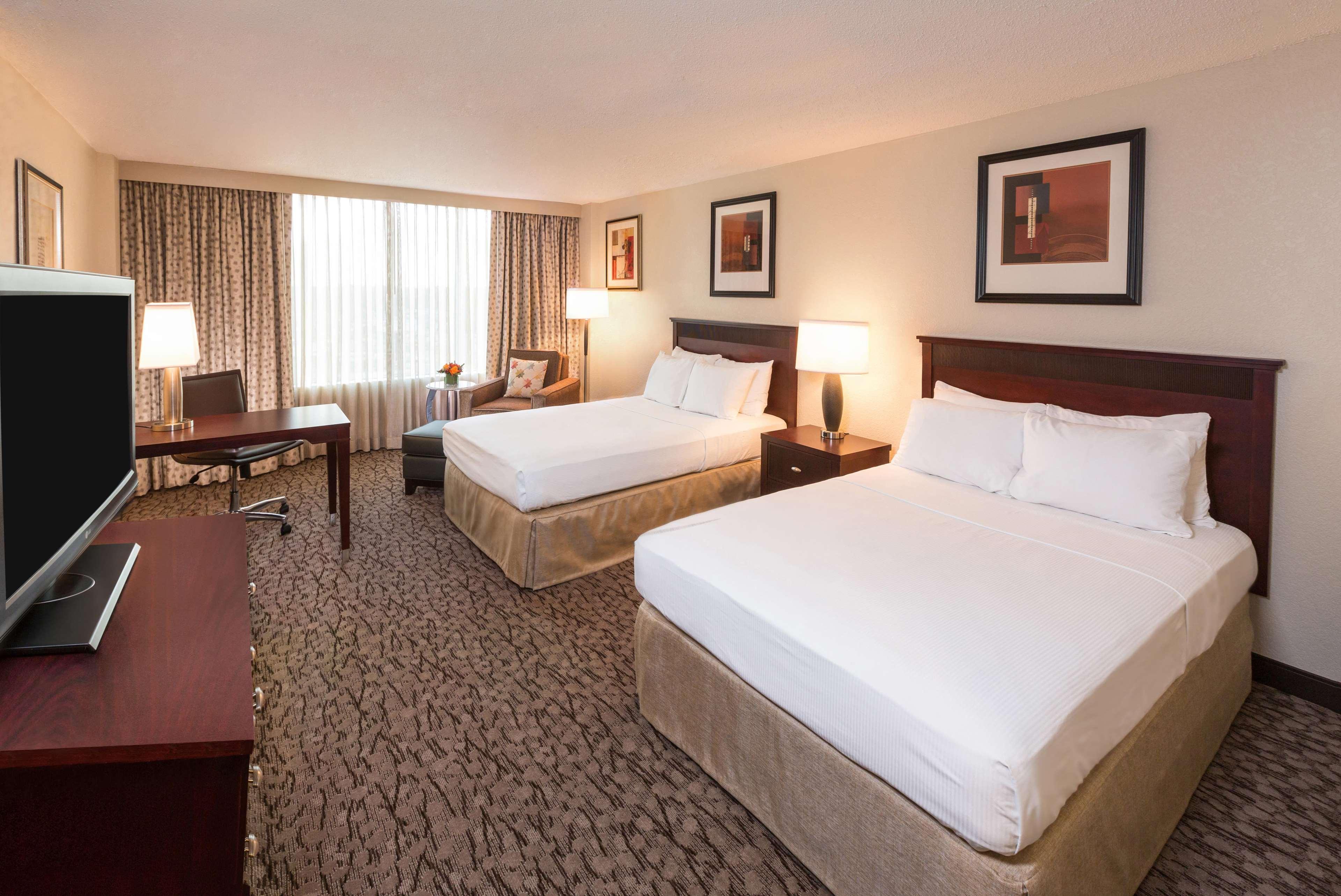 Doubletree By Hilton Lafayette Hotel Buitenkant foto
