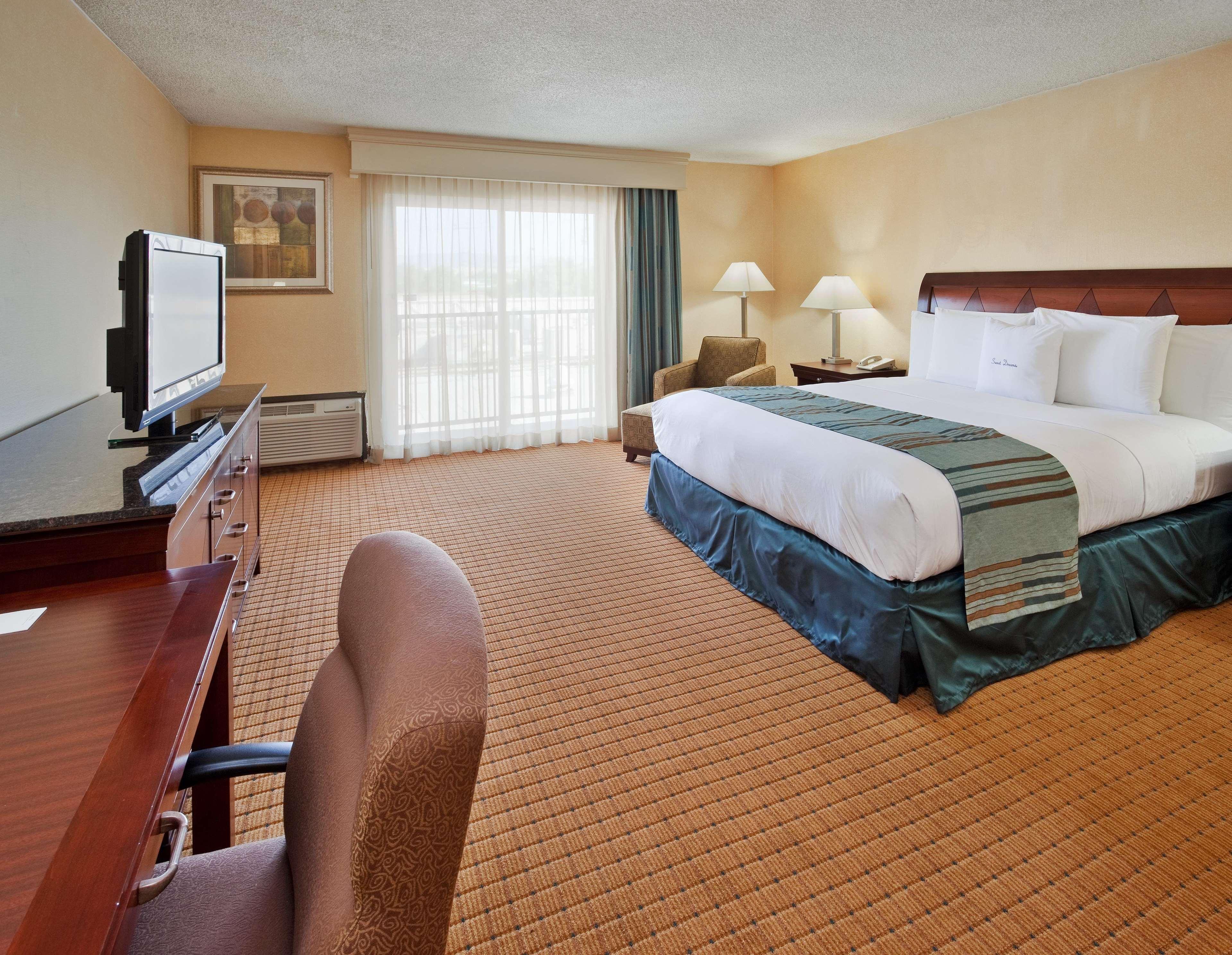Doubletree By Hilton Lafayette Hotel Buitenkant foto