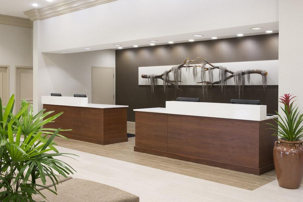 Doubletree By Hilton Lafayette Hotel Buitenkant foto