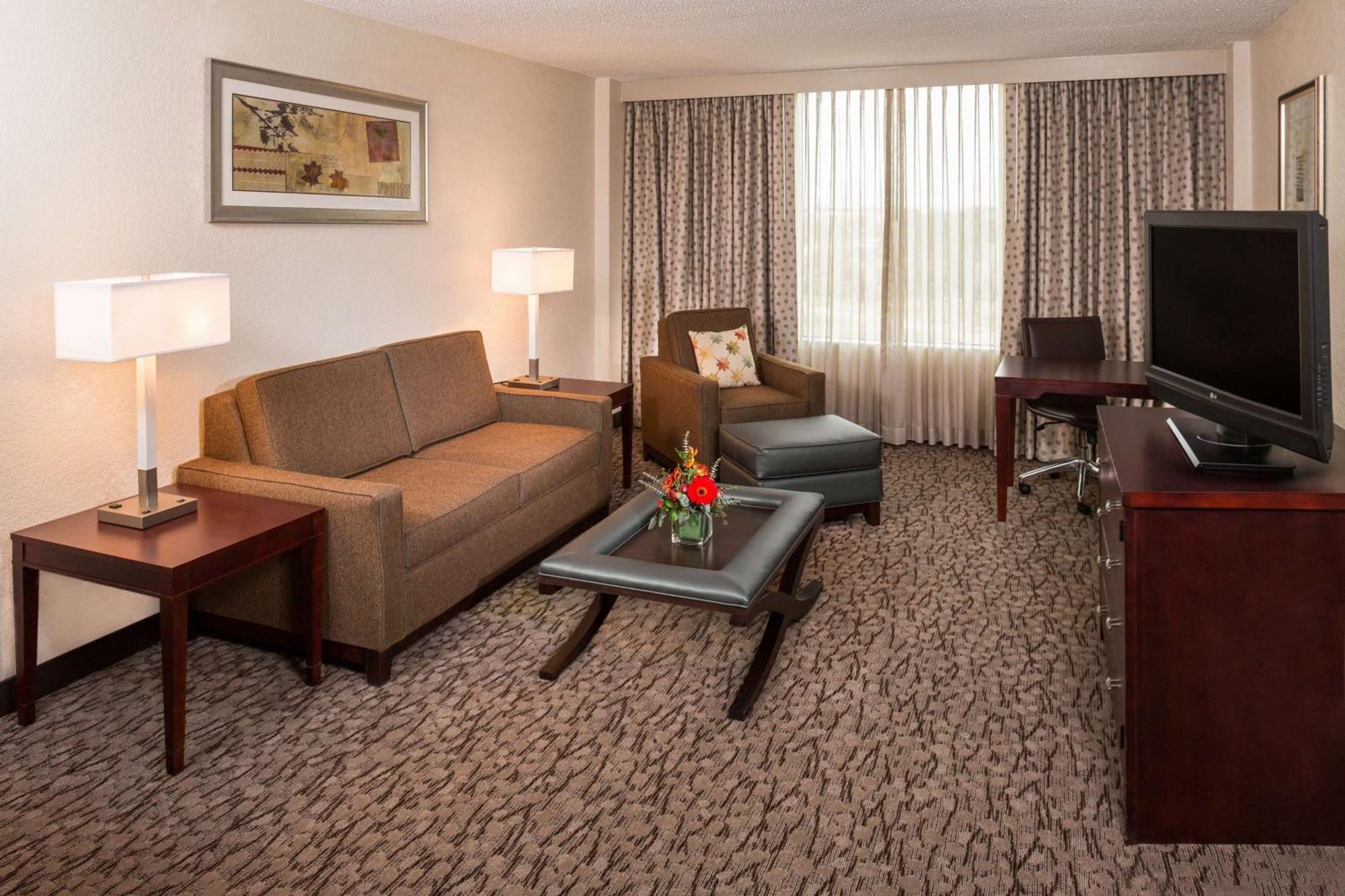 Doubletree By Hilton Lafayette Hotel Buitenkant foto