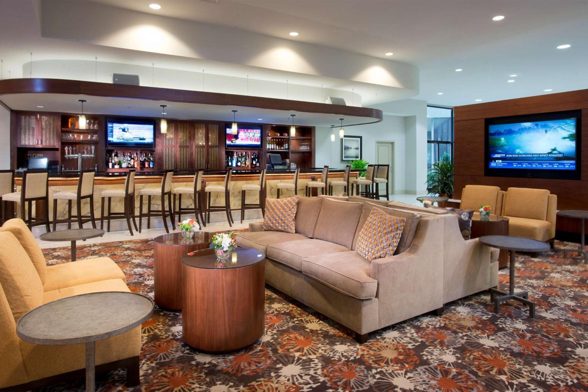 Doubletree By Hilton Lafayette Hotel Buitenkant foto